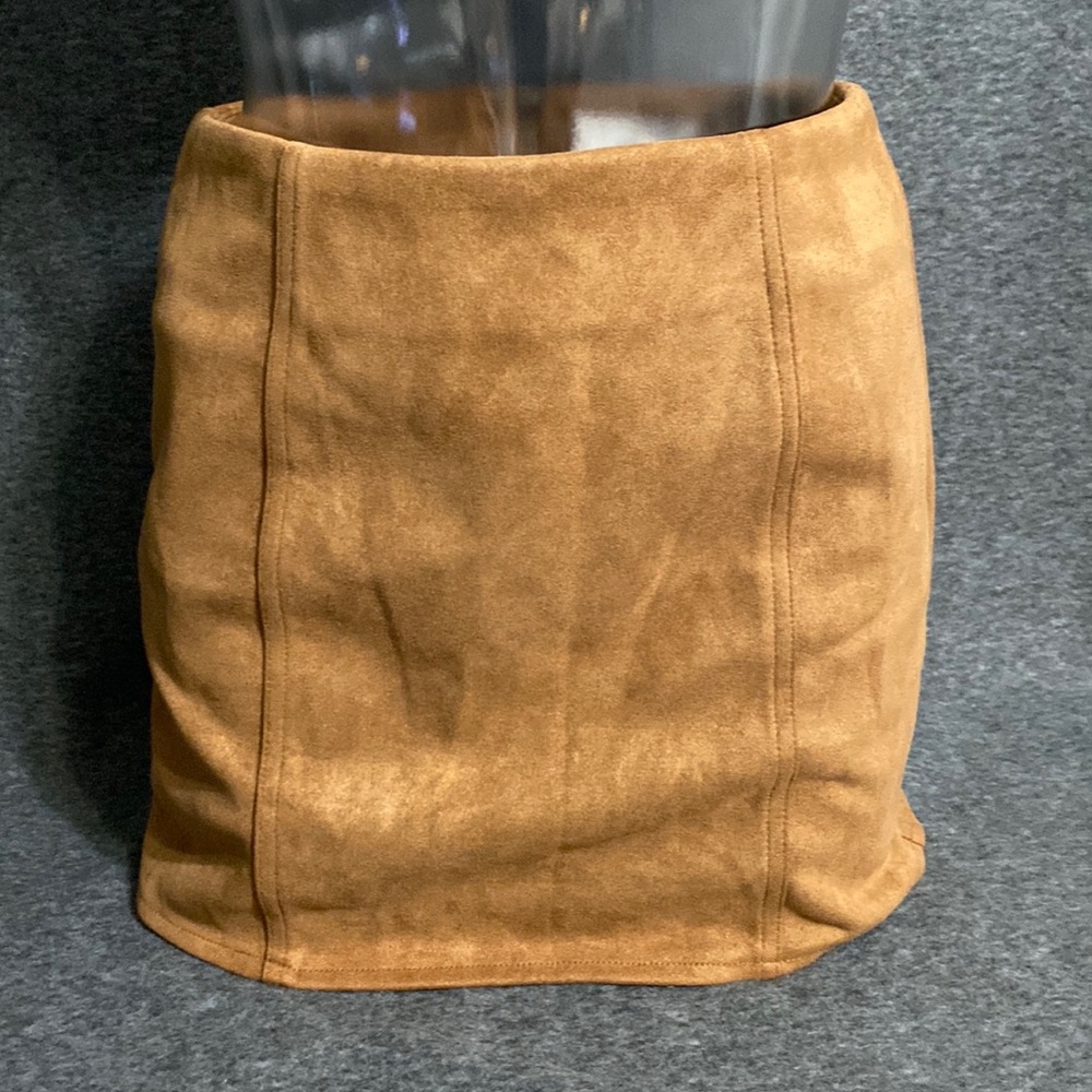 🍂IVY+MAIN MINI FAUX SUEDE SKIRT🍂